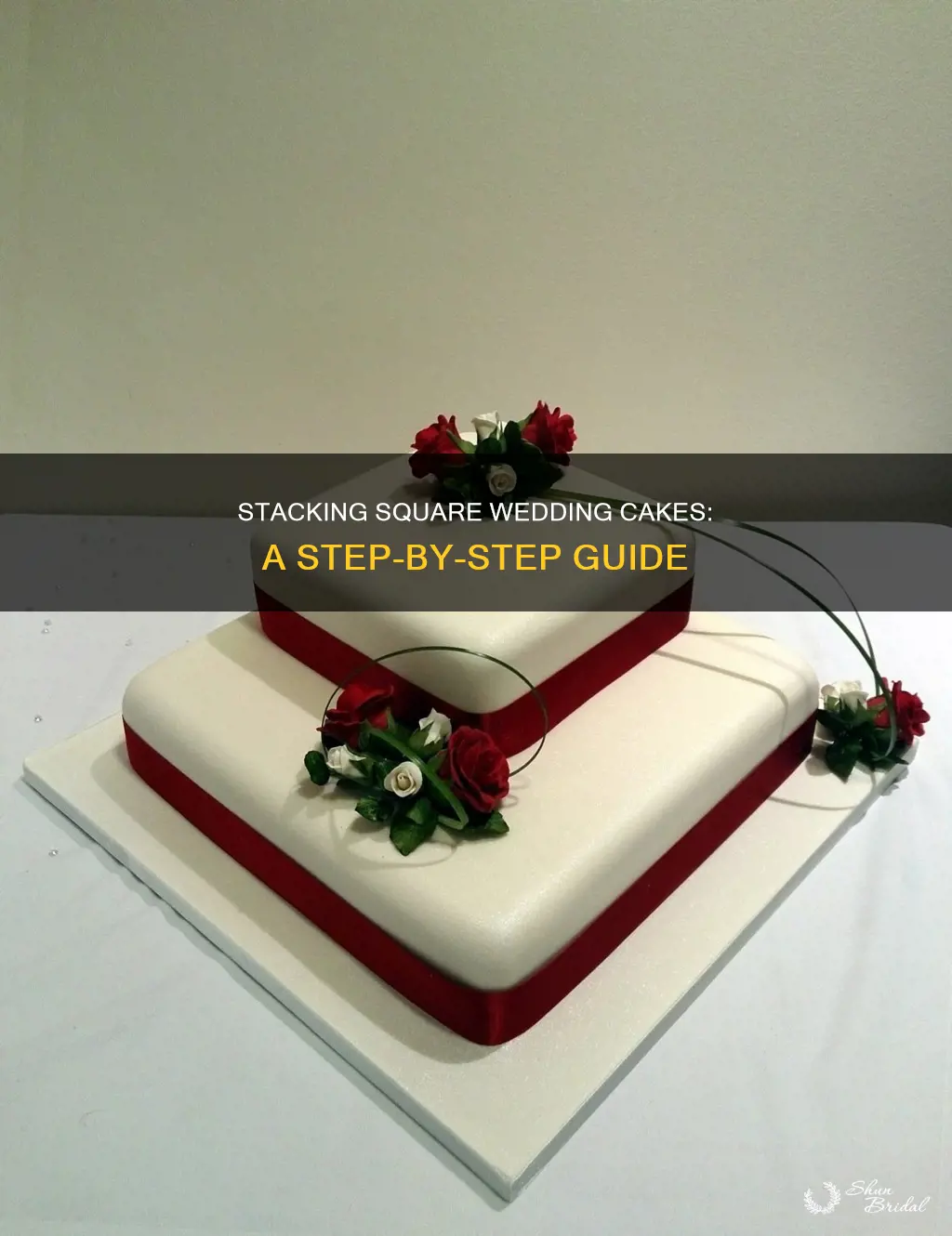 how to stack square wedding cakes