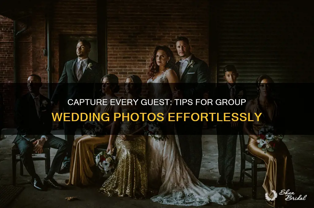 how to take photo with all guests at wedding