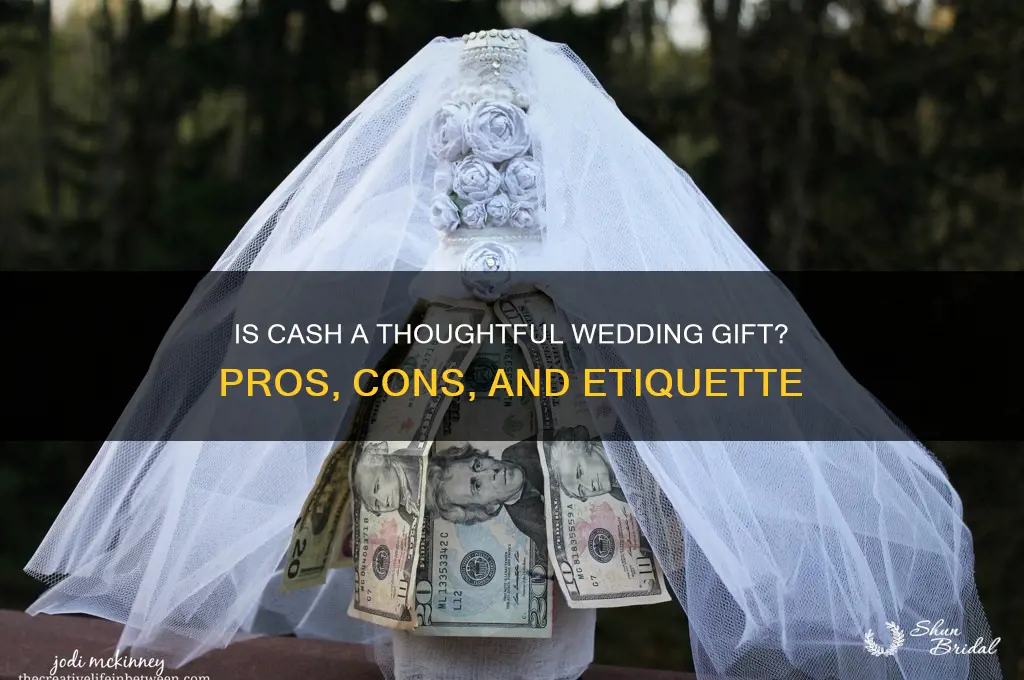 is cash a good wedding gift