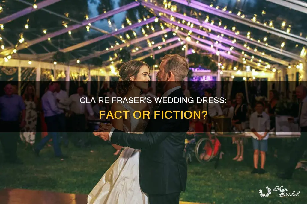 is claire frasers wedding dress accurate