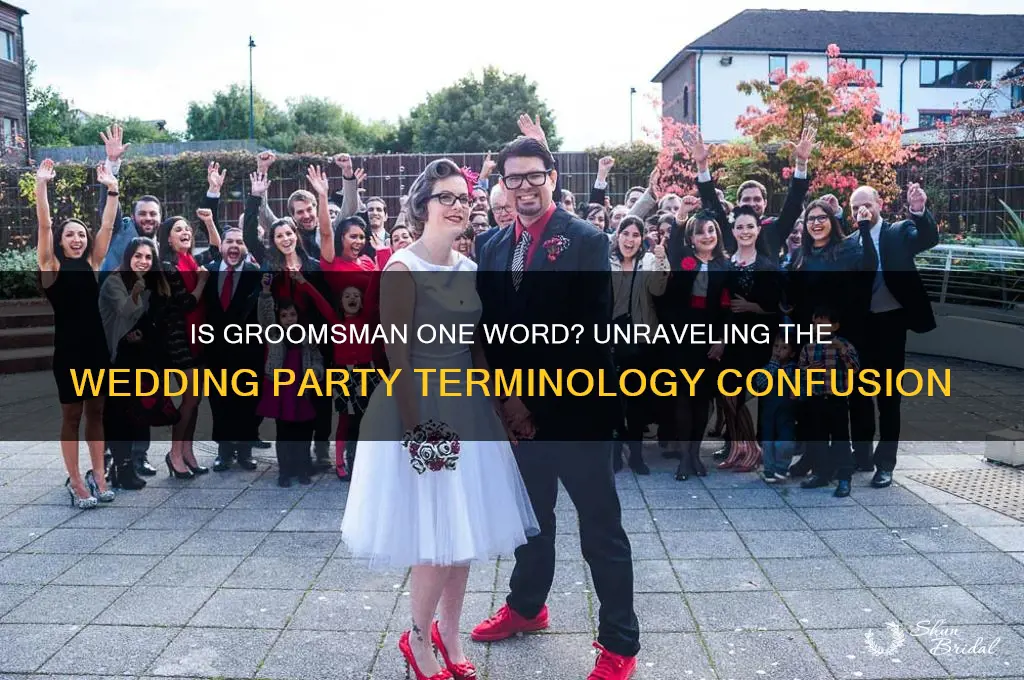 is groomsman one word