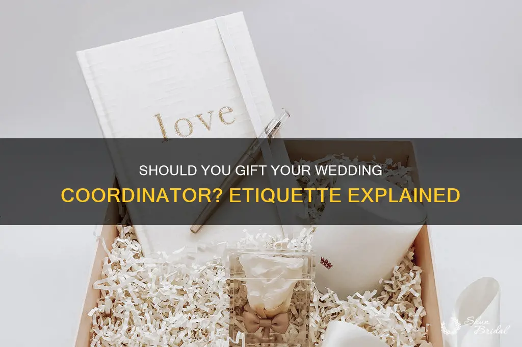 is it customary to get wedding coordinator a gift