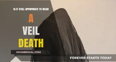Wearing a Veil in Mourning: Timeless Tradition or Outdated Practice?