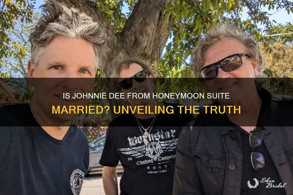is johnnie dee from honeymoon suite married