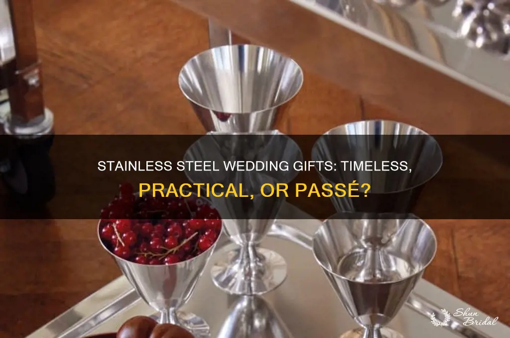 is staonless steel a wedding gift