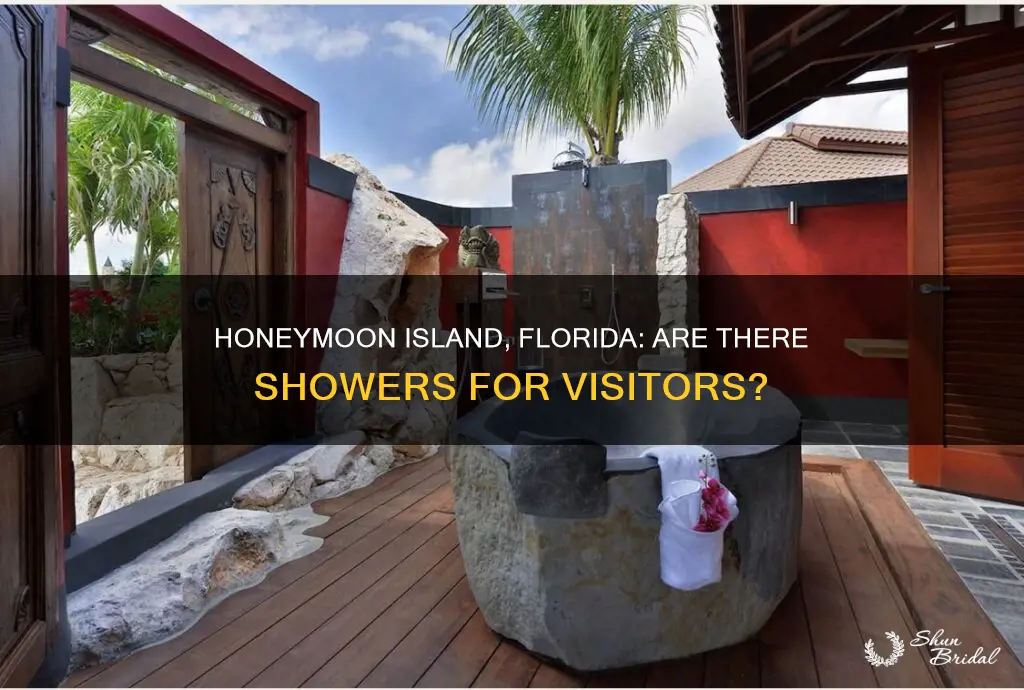 is there showers at honeymoon island fl