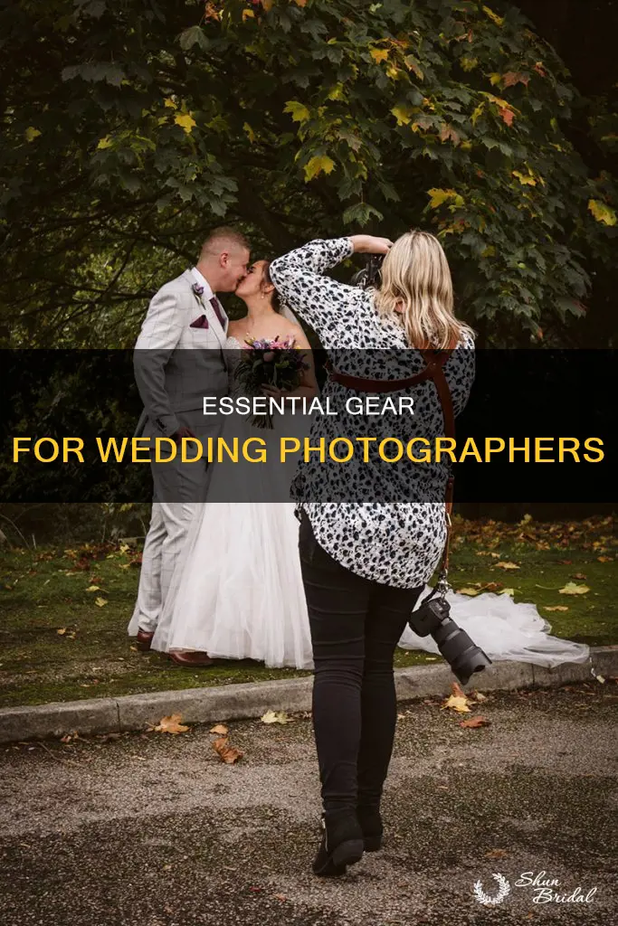 must have items for wedding photographers