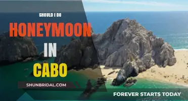 Cabo Honeymoon: Pros, Cons, and Tips for Your Romantic Getaway