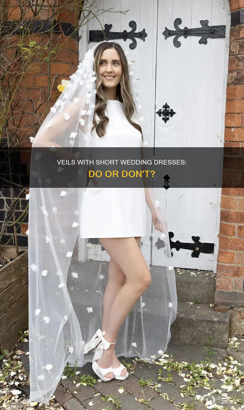 should I wear a veil with a short wedding dress