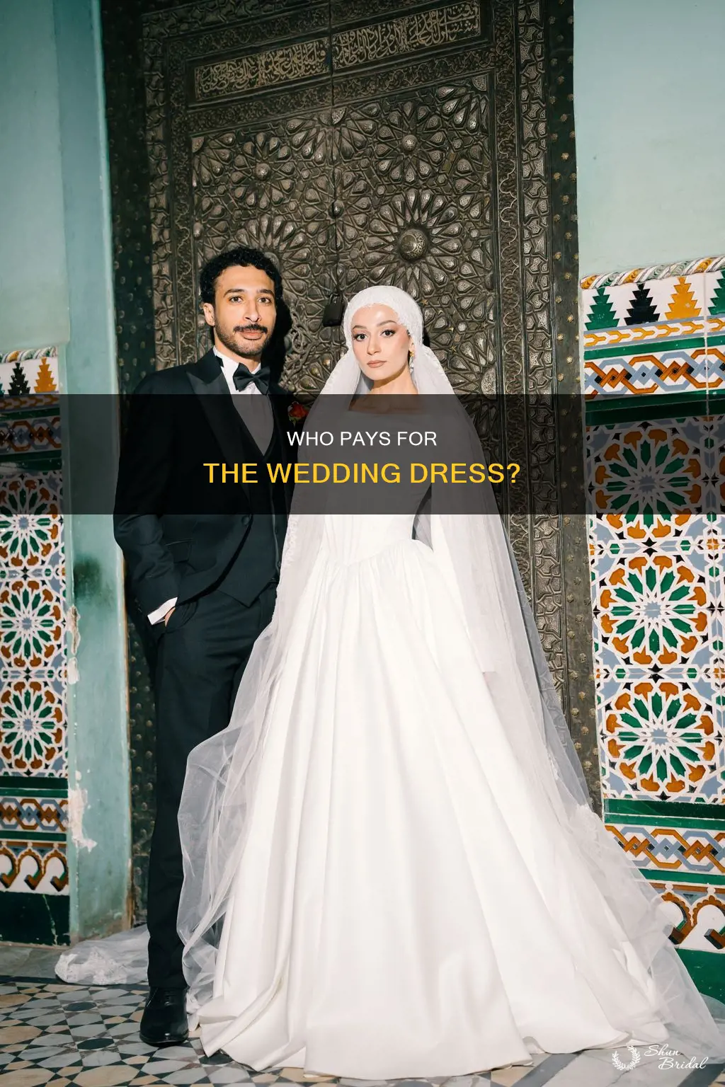 should the groom pay for the wedding dress