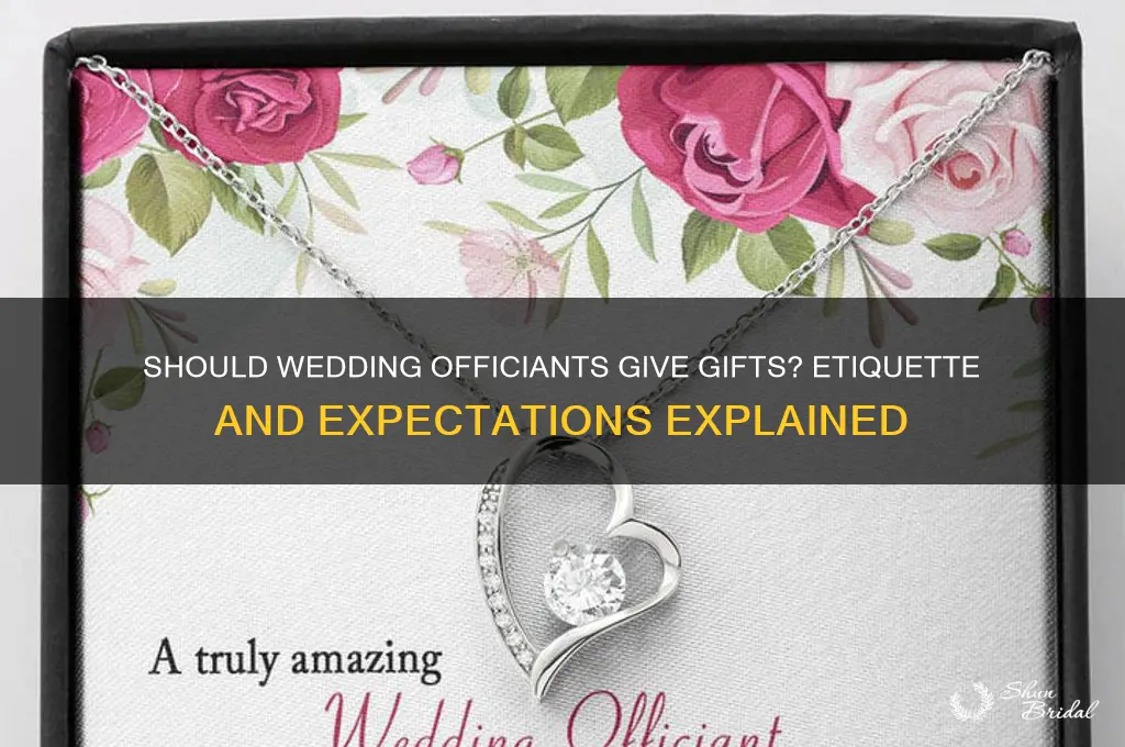 should wedding officiant give a gift