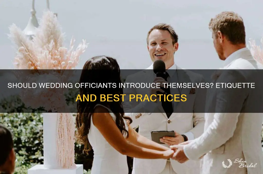 should wedding officiant introduce themselves