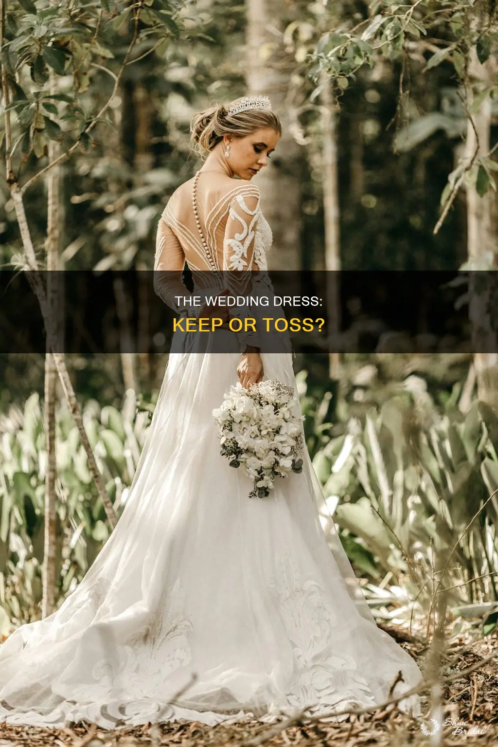 should you keep your wedding dress