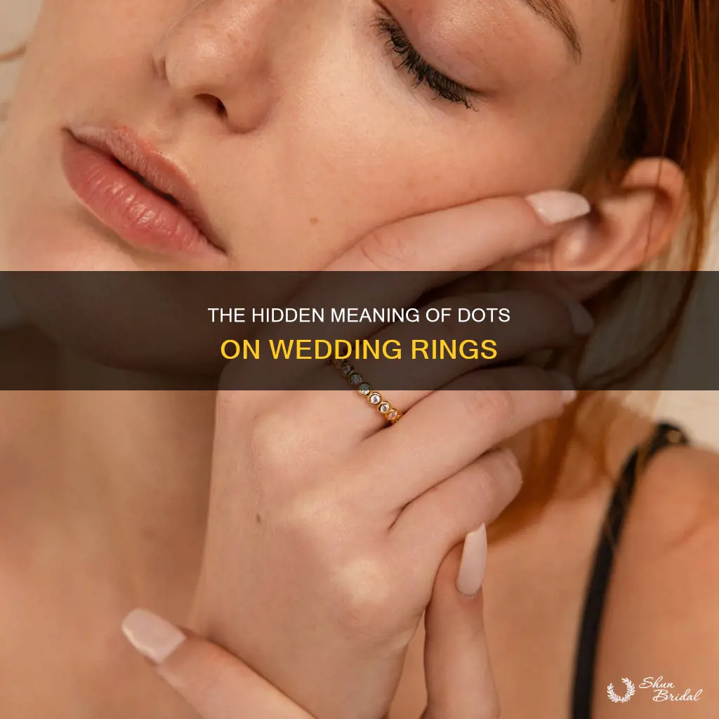 what are the small dots around wedding rings
