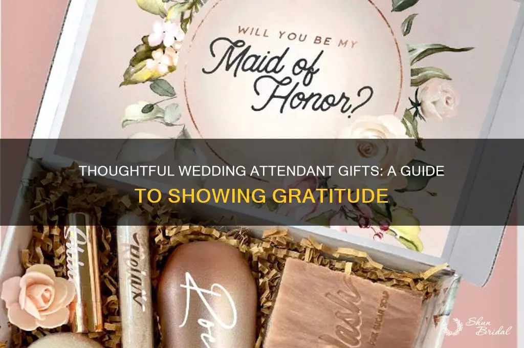 what are wedding attendant gifts