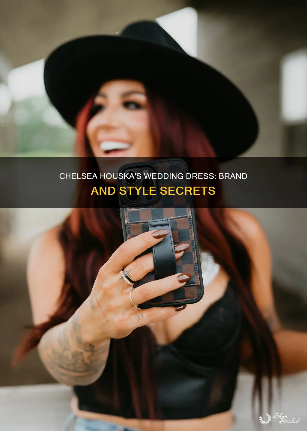 what brand is chelsea houska wedding dress