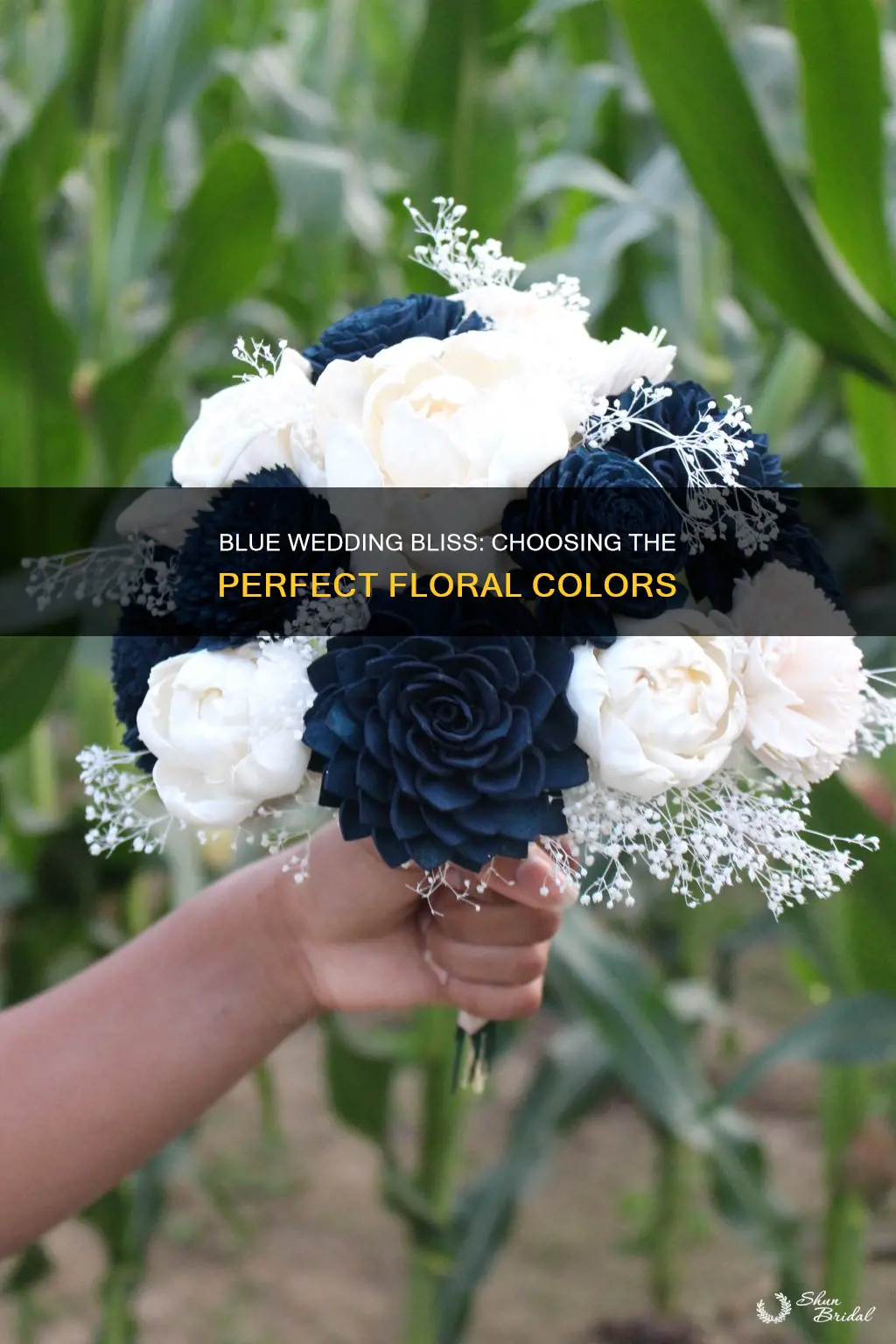what color flowers for navy blue wedding
