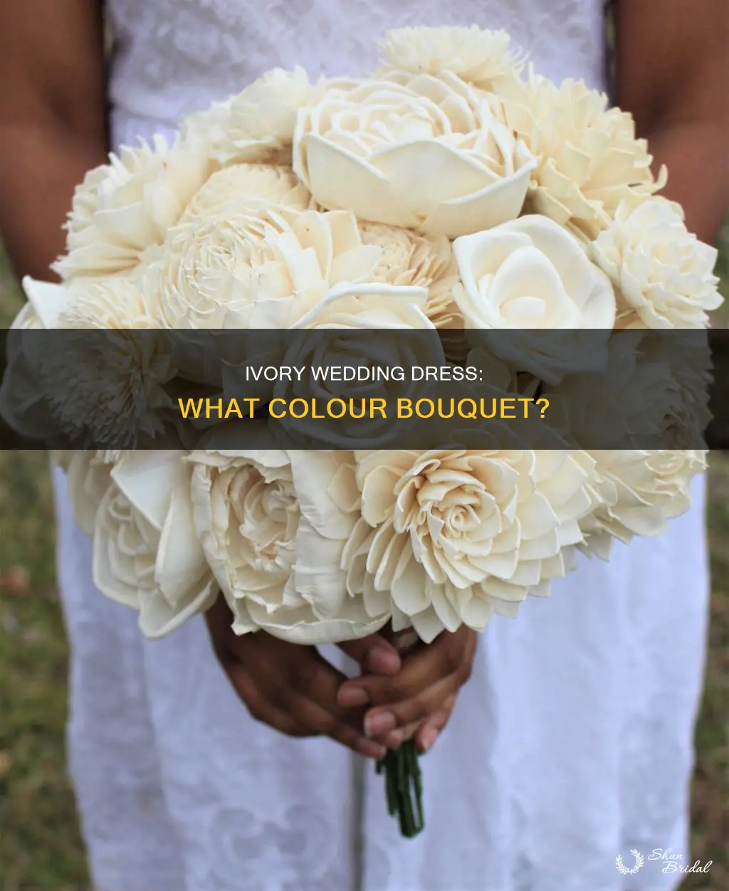 what colour bouquet for ivory wedding dress