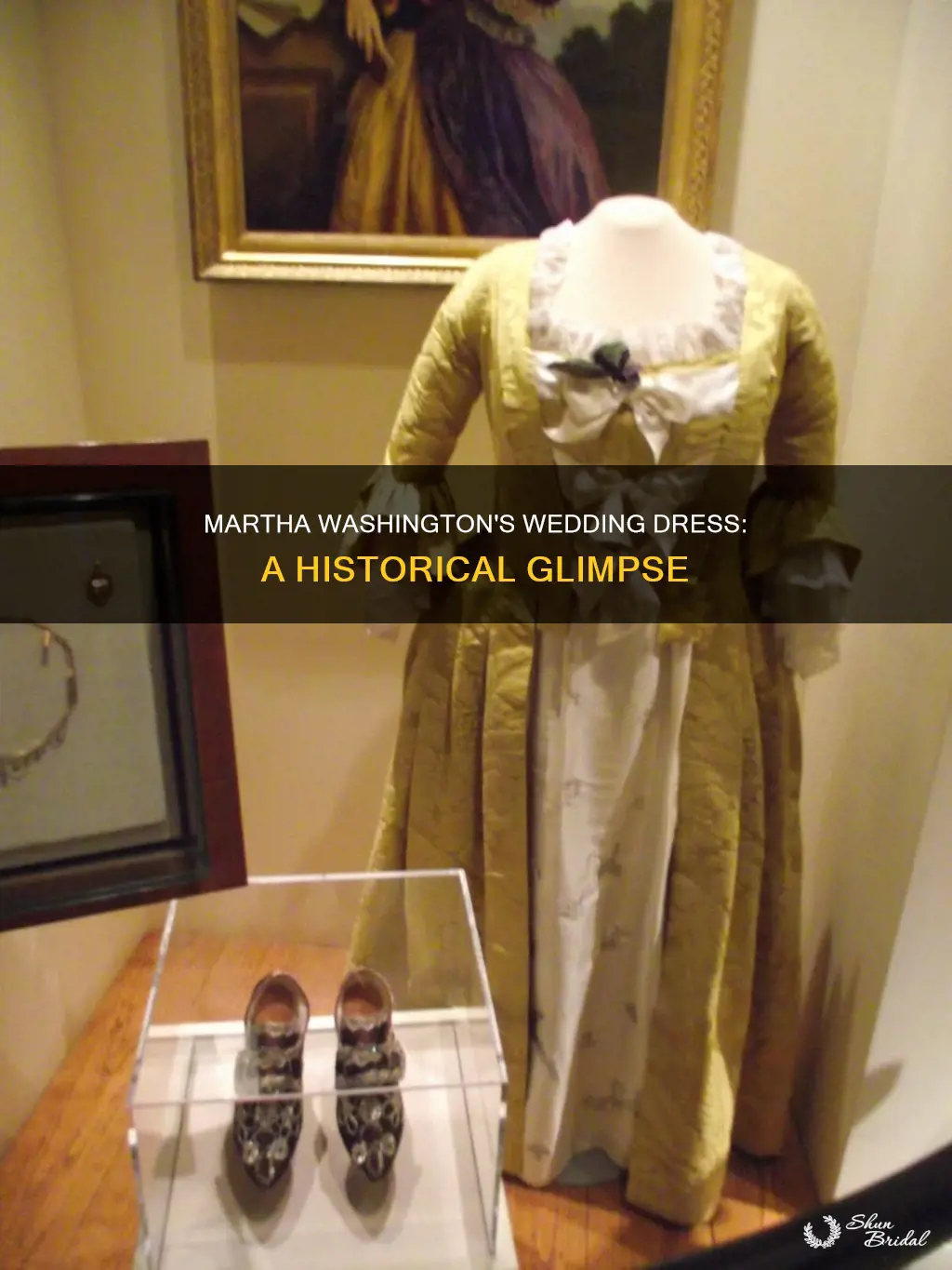 what did martha washingtons wedding dress look like