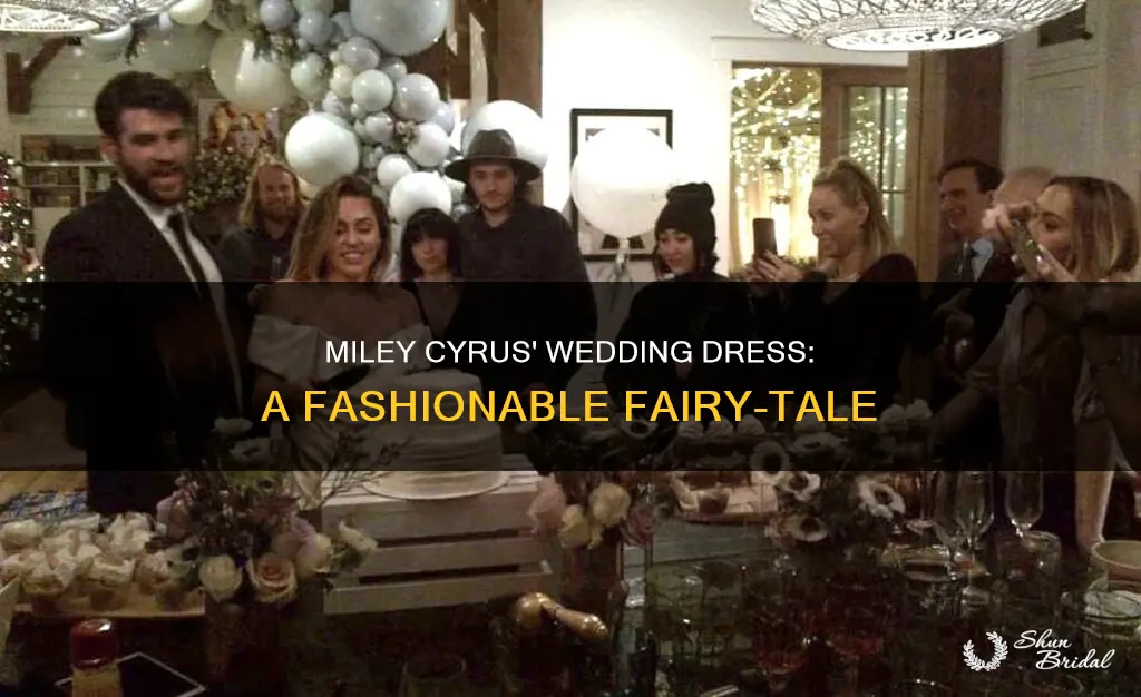 what did miley cyrus wedding dress look like