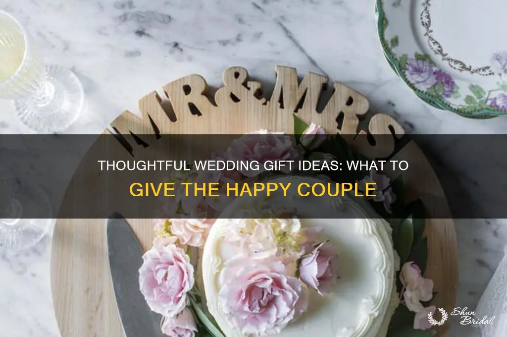 what do people get for wedding gifts