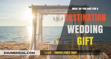 Destination Wedding Gift Ideas: Thoughtful Presents for the Traveling Couple