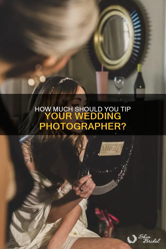 what do you normally tip photographers for wedding