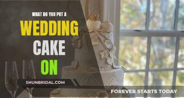 The Perfect Stands for Your Wedding Cake