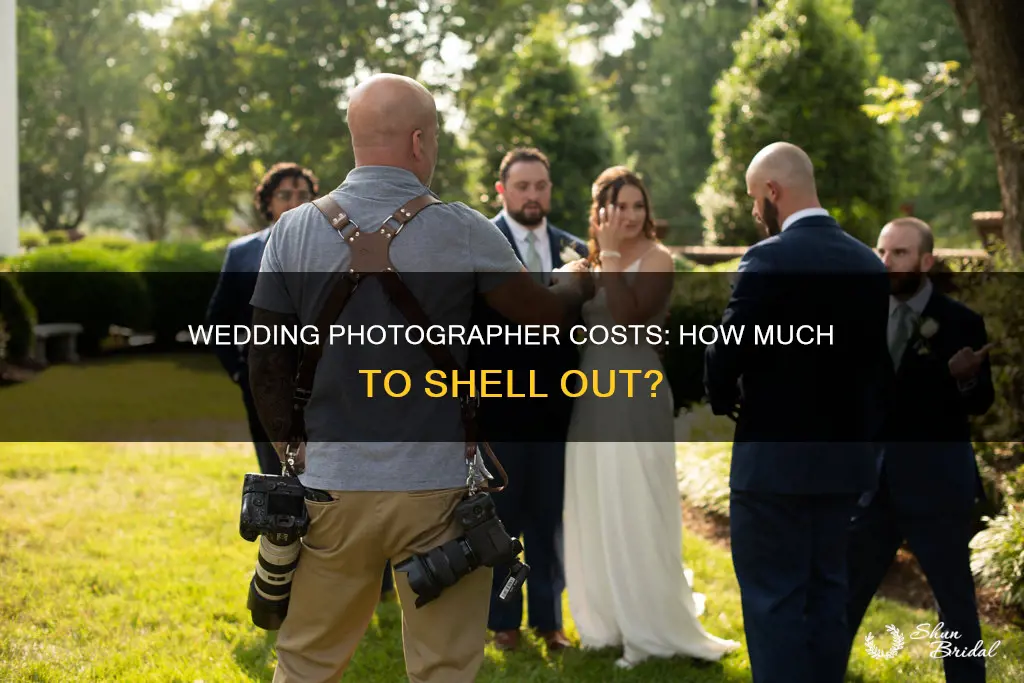 what does a wedding photographer cost