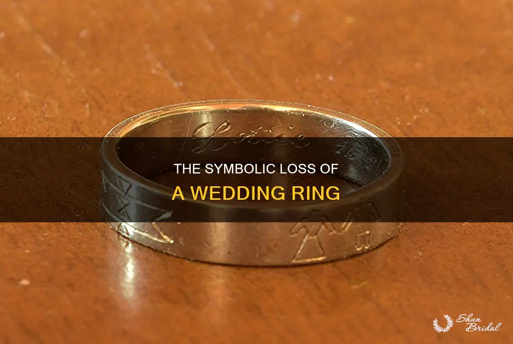 what does it mean if you lose your wedding ring
