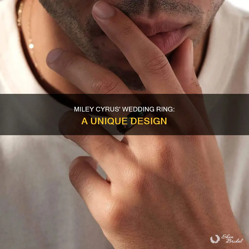 what does miley cyrus wedding ring look like
