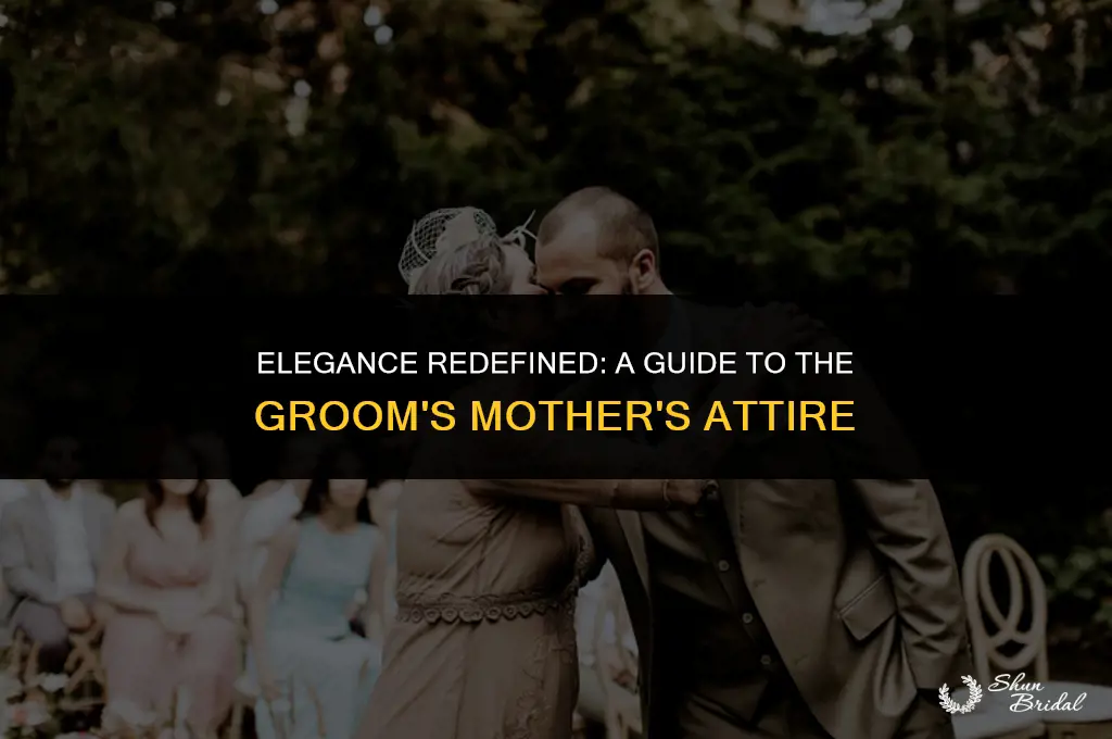 what does the grooms mother wear