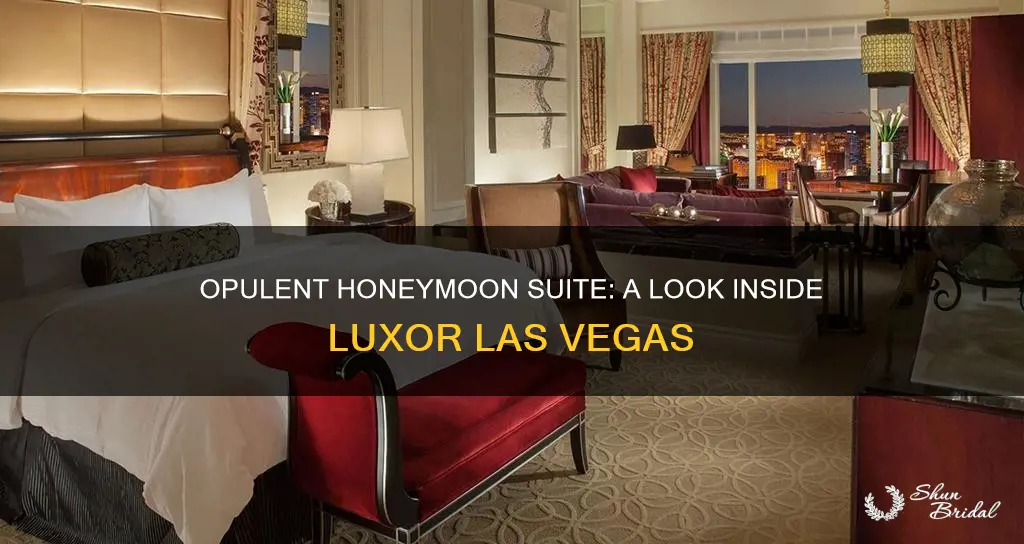 what does the honeymoon suite look like luxor las vegas