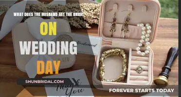 Thoughtful Wedding Day Gifts: What Husbands Traditionally Give Brides