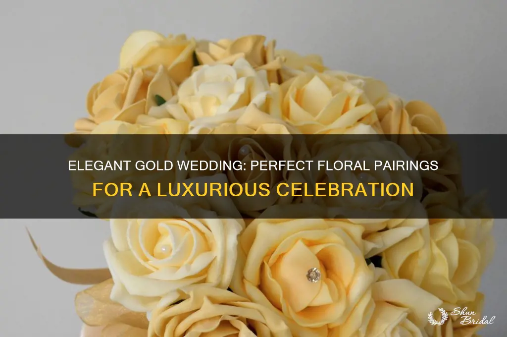 what flowers go with a gold wedding
