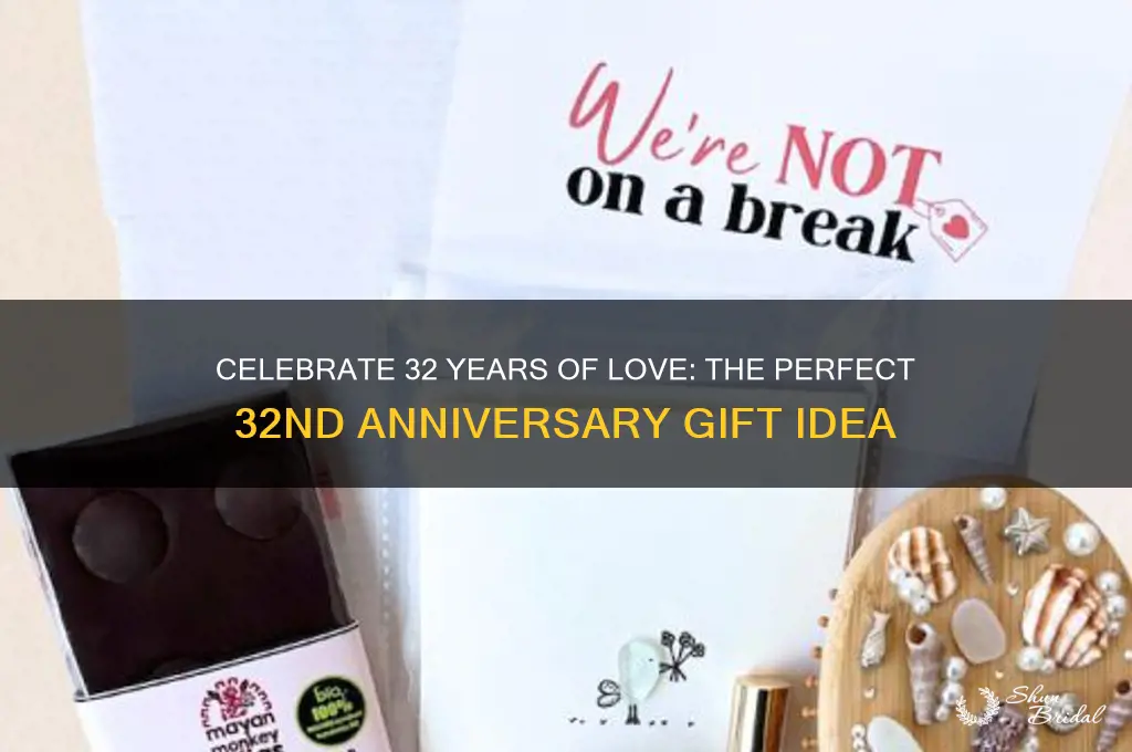what gift represents the 32nd wedding anniversary