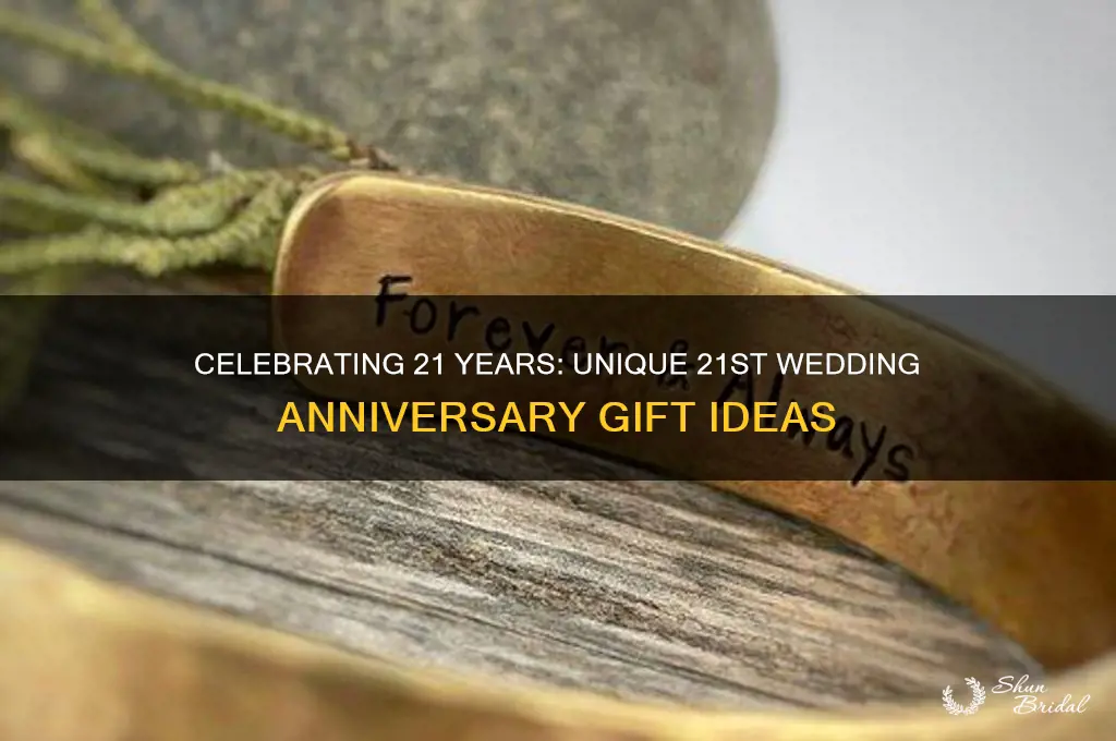 what is 21st wedding anniversary gift