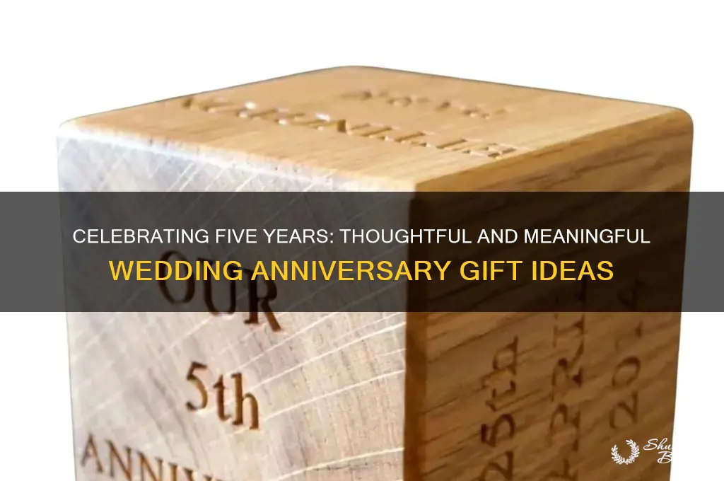 what is a good 5 year wedding anniversary gift
