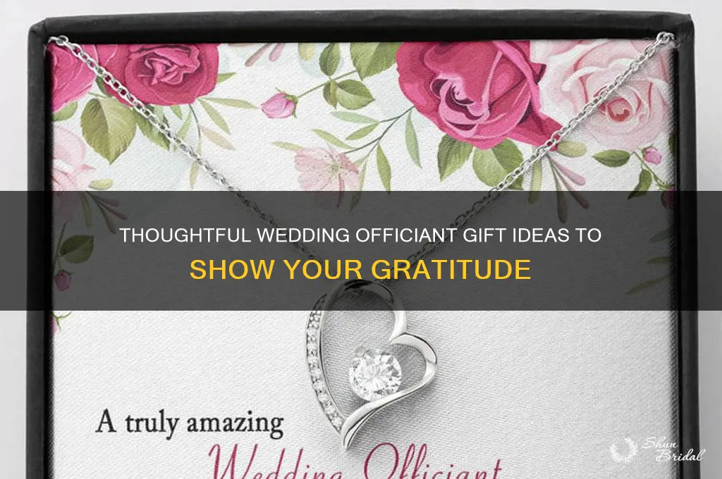 what is a good gift for a wedding officiant