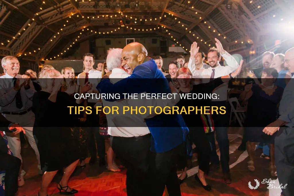 what is a good tip for a wedding photographer