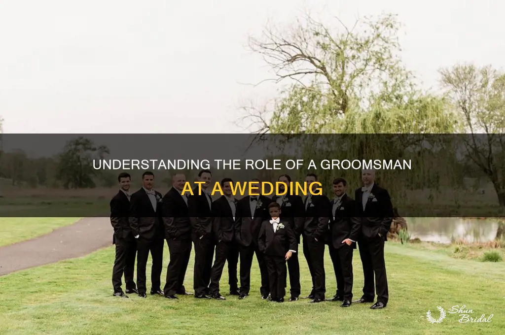 what is a groomsman at a wedding