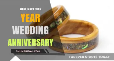 Celebrating Five Years: Thoughtful Gift Ideas for Your Wedding Anniversary