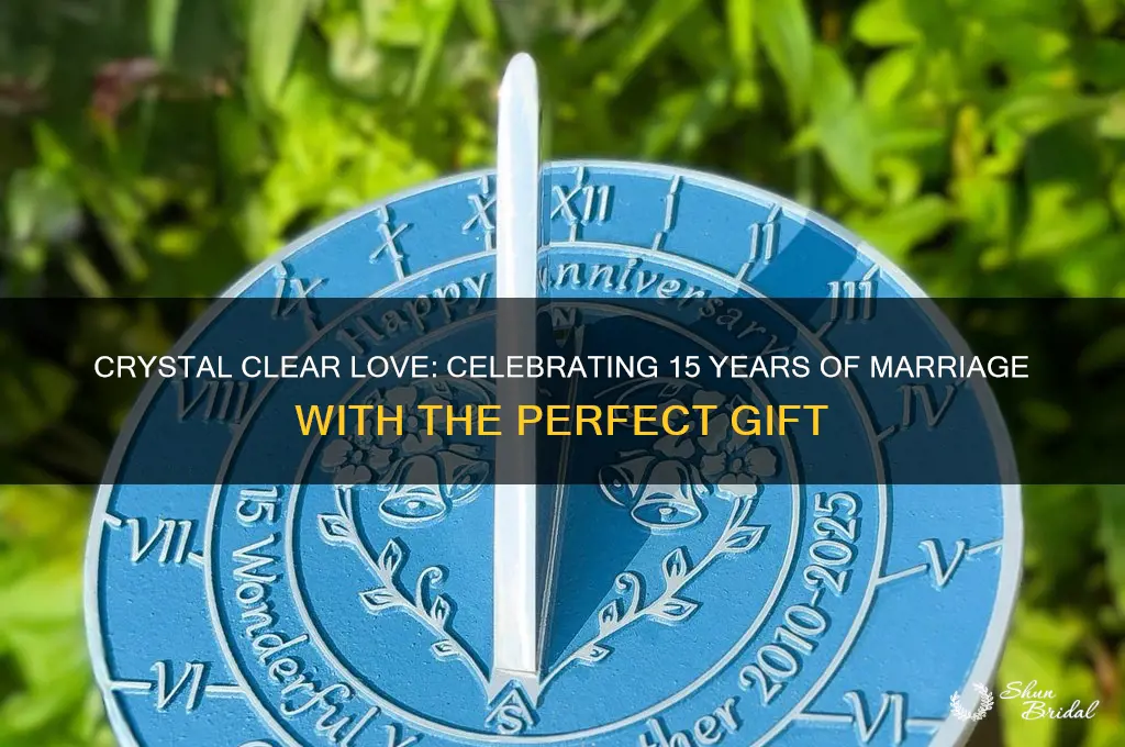 what is the 15th anniversary wedding gift