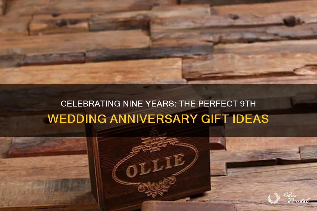 what is the 9th year wedding anniversary gift