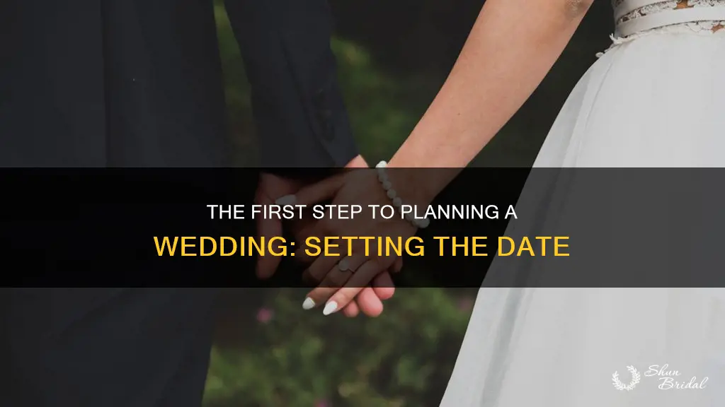 what is the first step for a wedding planner