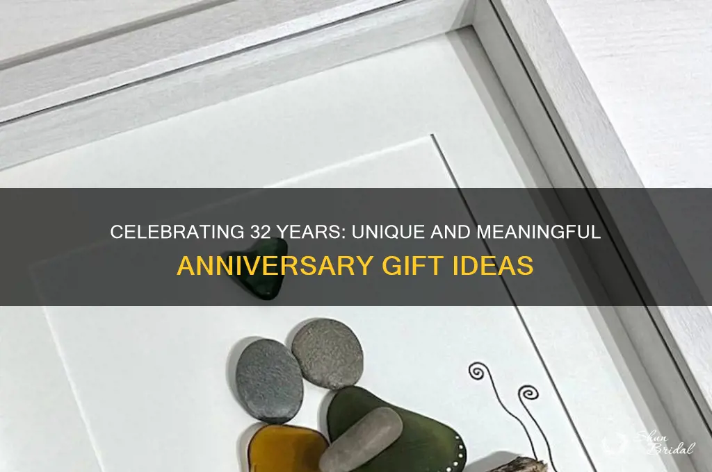 what is the gift for 32nd wedding anniversary