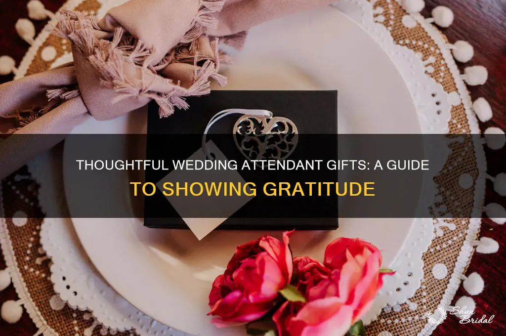 what is wedding attendant gifts