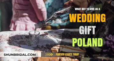 Polish Wedding Gift Etiquette: What to Avoid Giving the Newlyweds