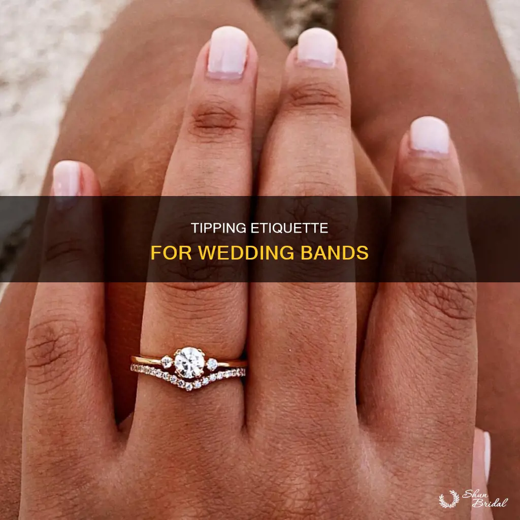 what percentage do you tip a wedding band