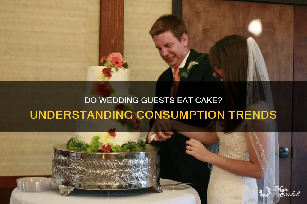 what percentage of guests eat wedding cake